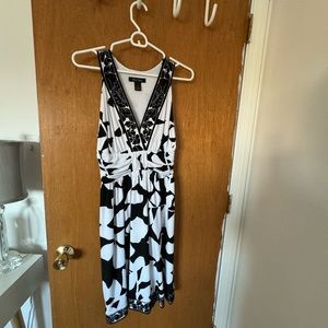 White House black market dress worn wants to a wedding.